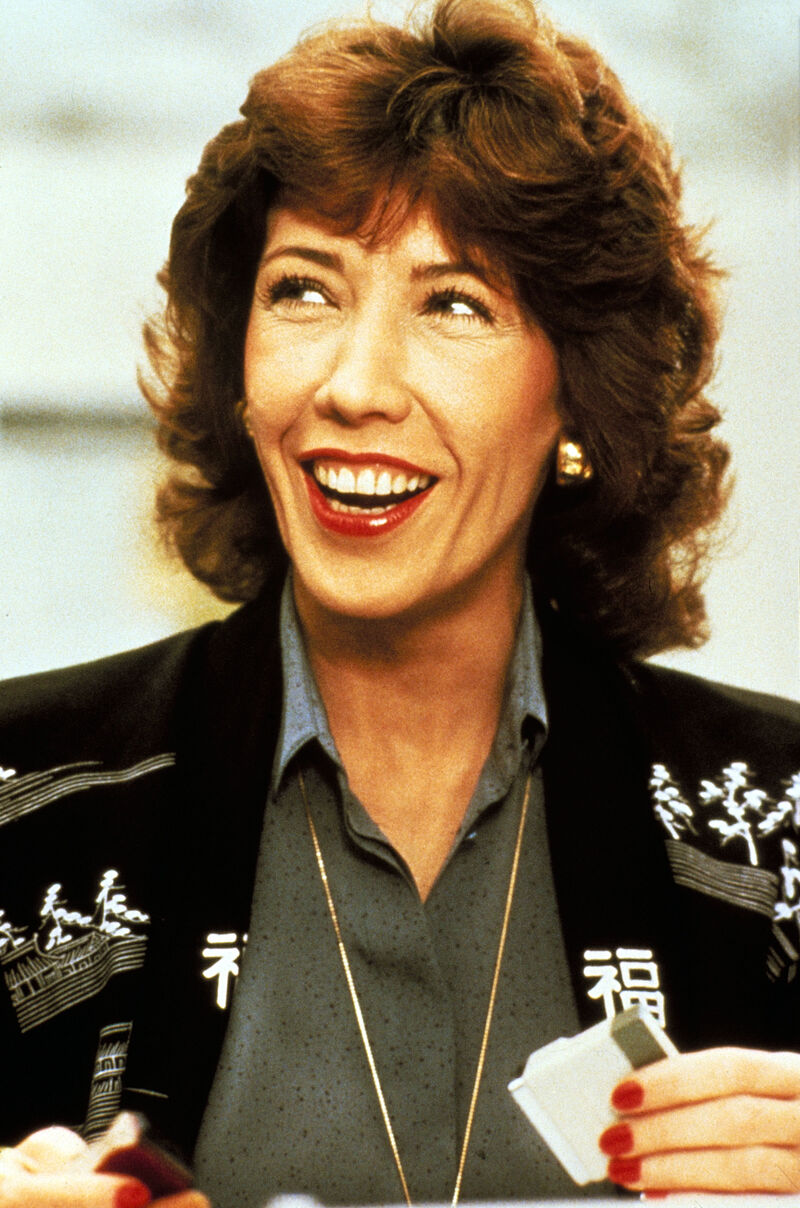 Lily Tomlin smiling 