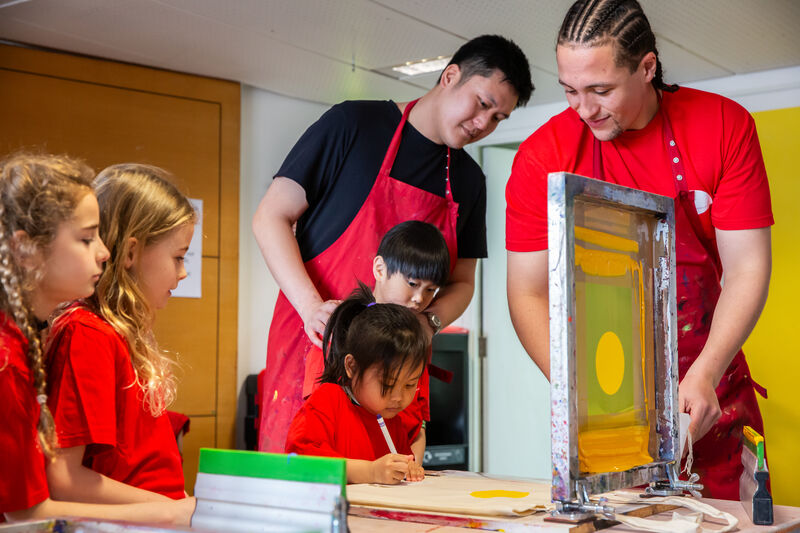 Family screen printing tote bags in Create Space