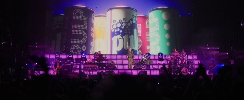 Pulp perform on stage